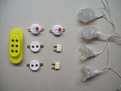 Vintage dolls house lighting - dolls,