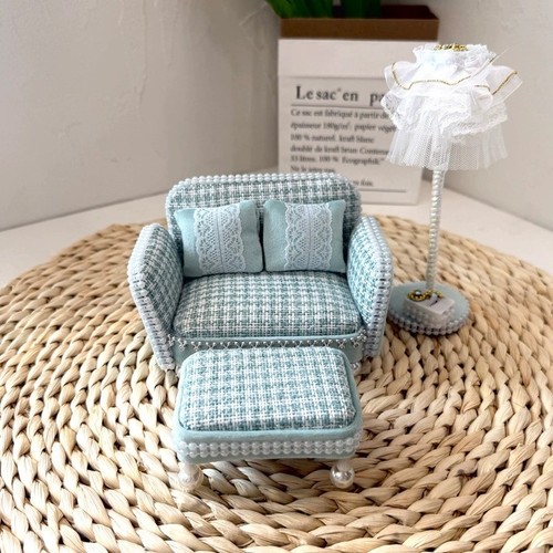Blue scale doll house - scale,
